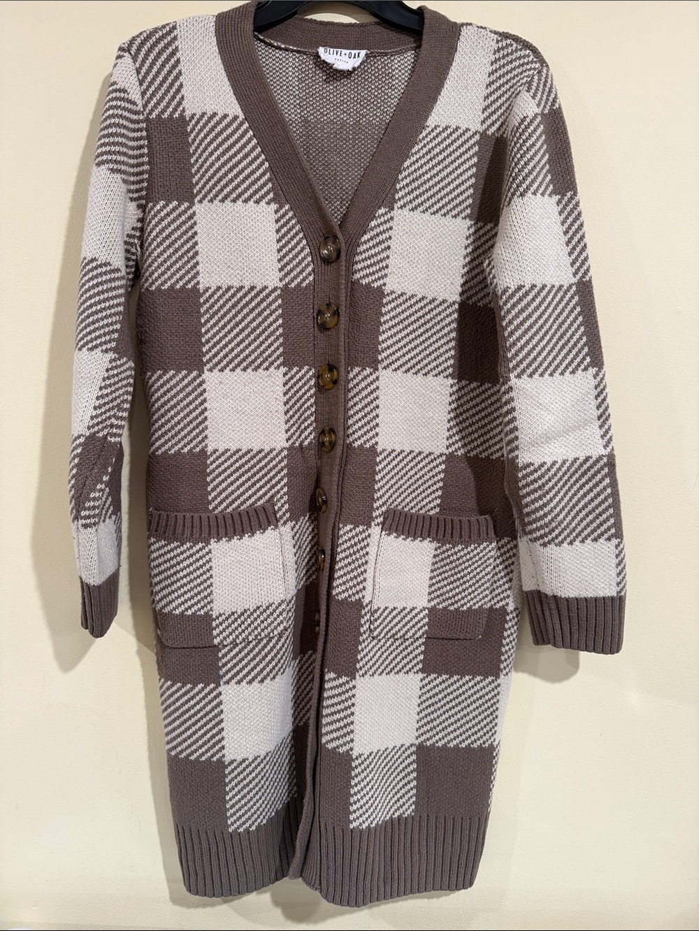 Olive & Oak Taupe and Cream Plaid Long Knit Cardigan size large ( medium lose )
